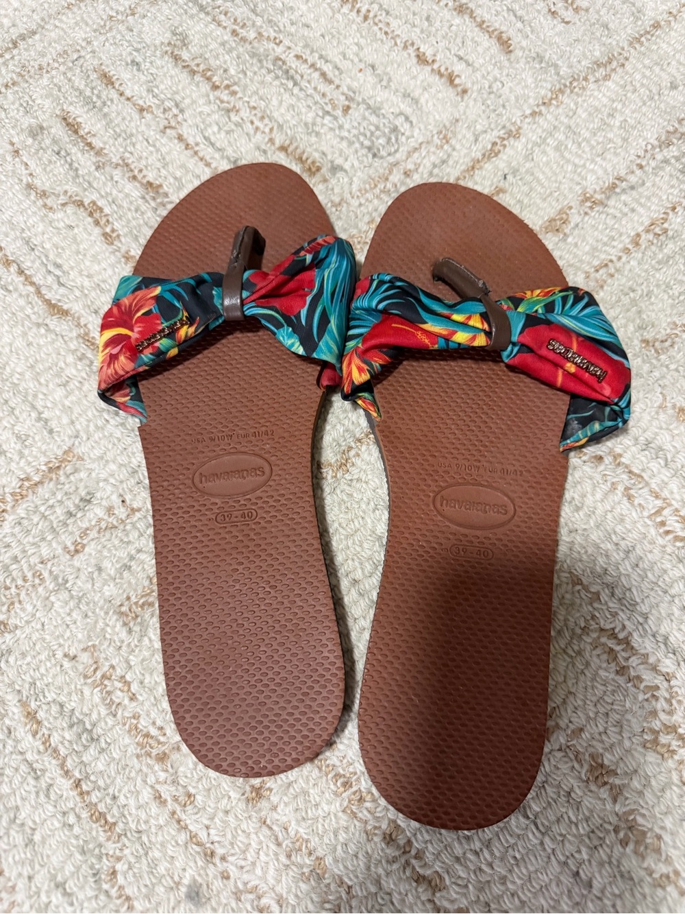 Havaianas Brown Slide Sandals with Red & Teal Floral Bow